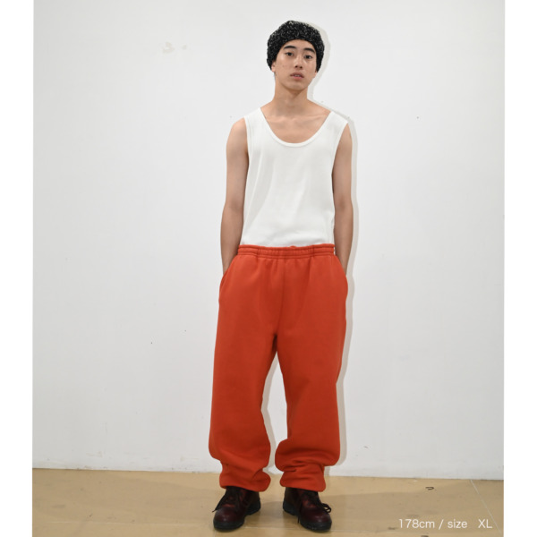 CEASE /// C-SEAM SWEATPANT BURNT ORANGE 04